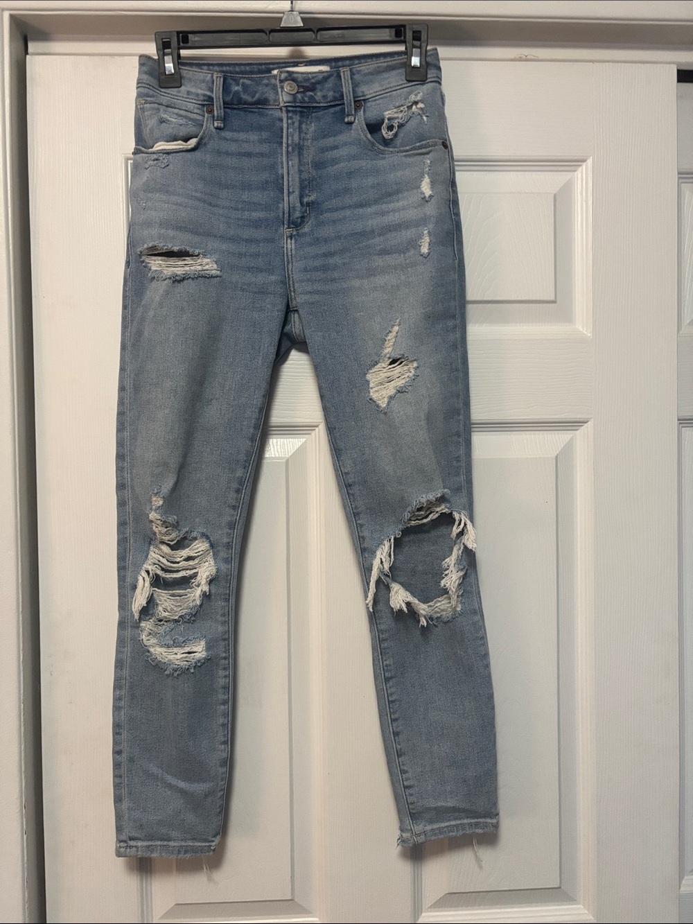 Abercrombie & Fitch distressed high rise boyfriends jeans